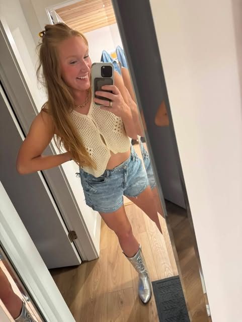 Spray tan result, an even golden glow head to toe